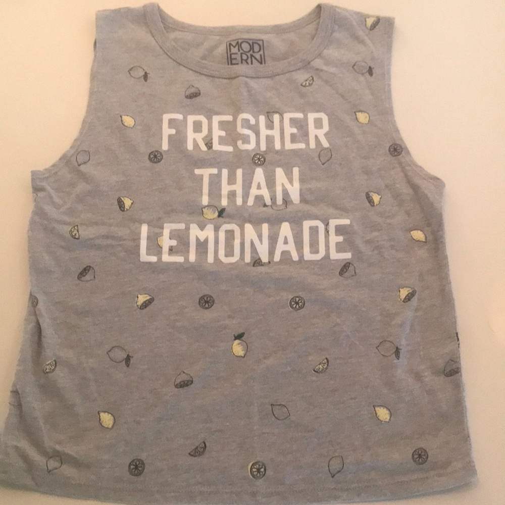 Sleeveless shirt